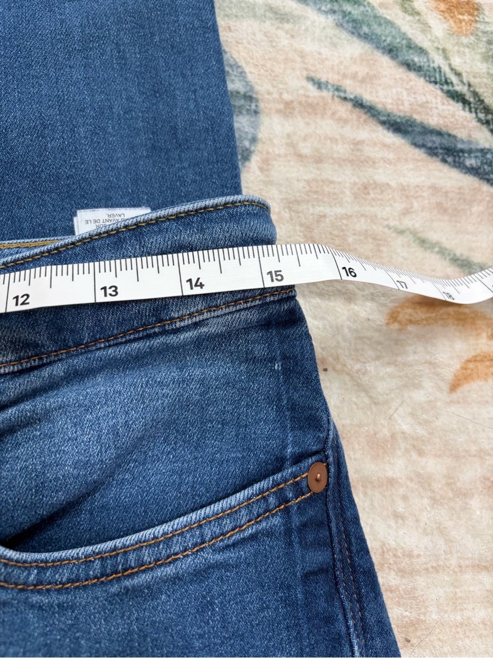 Vineyard Vines High Rise Straight Crop Jamie Jeans with Side Contrast Stripe - Picture 9 of 10